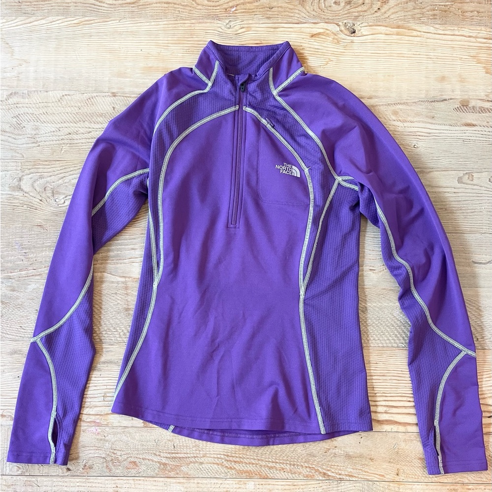 North Face 1/2 zip up running jacket. Size: XS